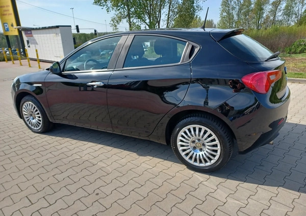 Alfa Romeo Giulietta cena 39900 przebieg: 127000, rok produkcji 2014 z Pakość małe 562